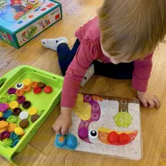 Najlepsze zabawki edukacyjne dla 2 latka, które wspierają rozwój