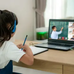 Czy nauczanie zdalne jest dobre? Analiza zalet i wad edukacji online